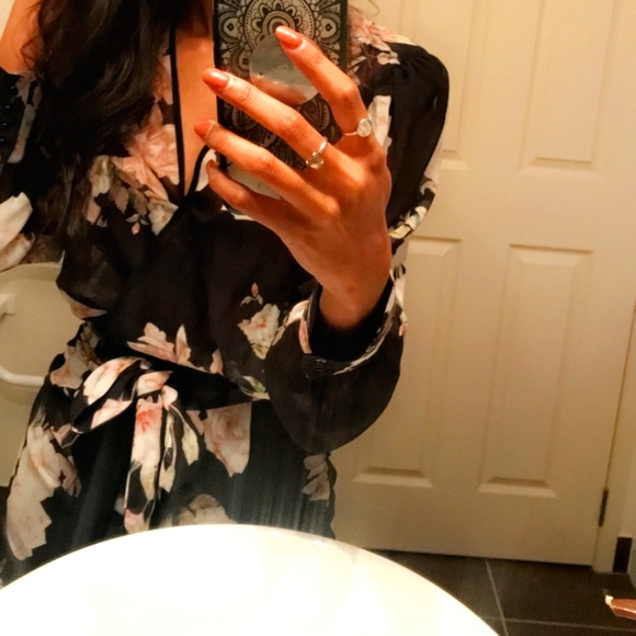 Beautiful Long Sleeve Floral Print Dress - Picture 1 of 3